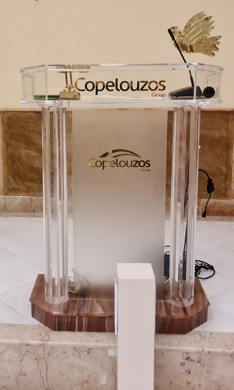 Podiums & Lecterns