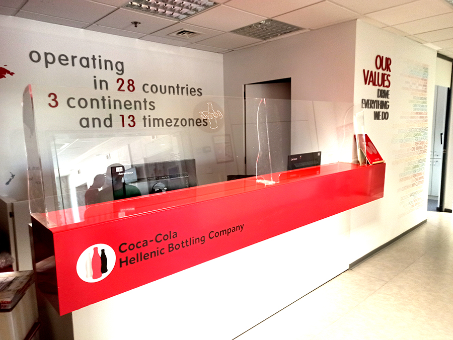 Προστατευτικό χώρισμα σε ρεσεψιόν εταιρείας 1