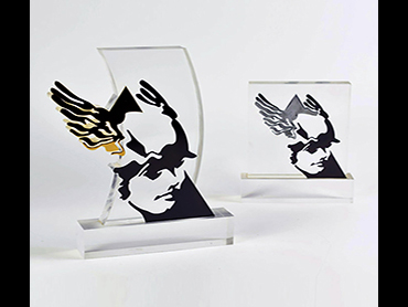 Ermis Awards από plexiglass και αλουμίνιο με μεταλλική βαφή