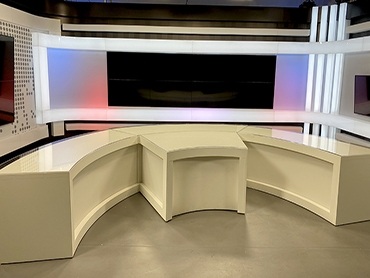 Κατασκευή τηλεοπτικού στούντιο από plexiglass στο Κανάλι της Βουλής των Ελλήνων 1