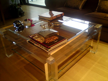 Τραπέζι καθιστικού από διάφανο plexiglass 1